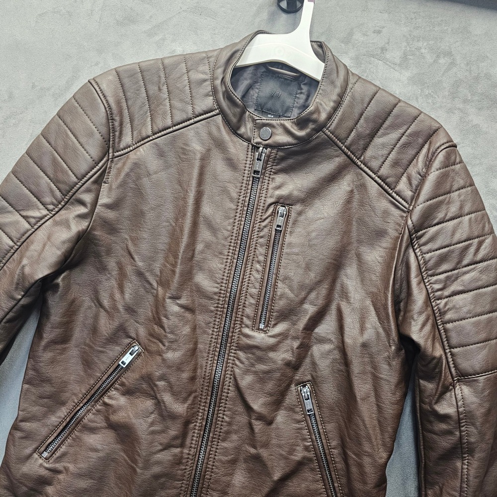H&M Mens Brown Faux Leather Moto Biker Jacket Medium Quilted Shoulder Zipper
